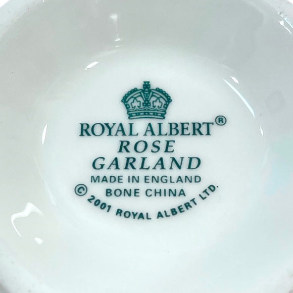 ROYAL ALBERT Rare Vintage Rose Garland Cup Bone China Made in England - Picture 2 of 14